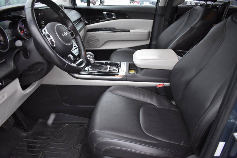 2022 Kia Carnival EX