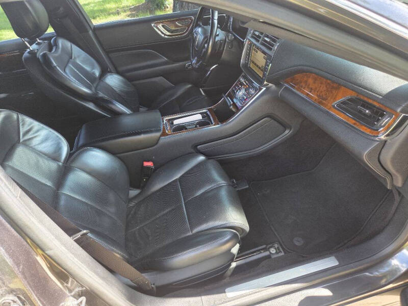 2019 Lincoln Continental Select