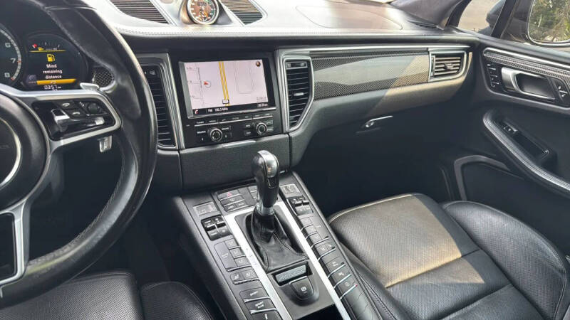 2015 Porsche Macan Turbo