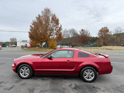 2005 Ford Mustang V6 Deluxe