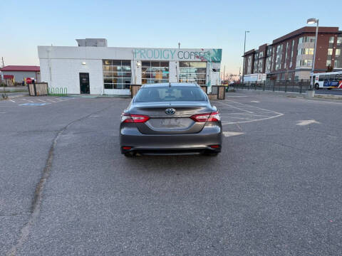 2019 Toyota Camry Hybrid LE