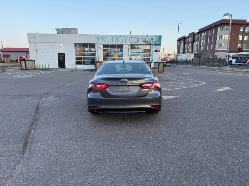 2019 Toyota Camry Hybrid LE