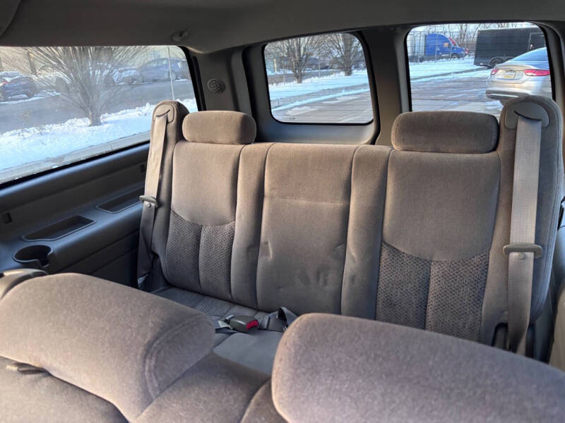 2004 Chevrolet Suburban 1500 LT