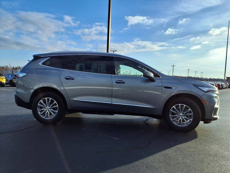 2023 Buick Enclave Essence