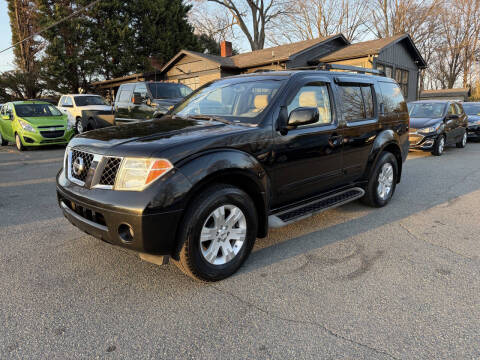 2005 Nissan Pathfinder LE