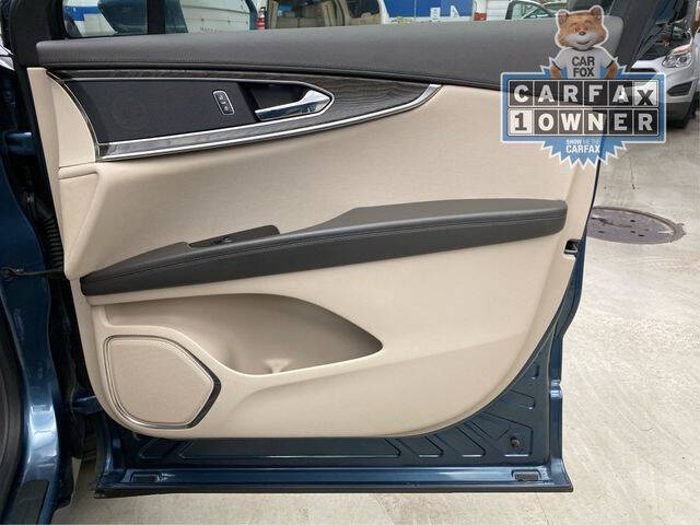 2019 Lincoln Nautilus Select