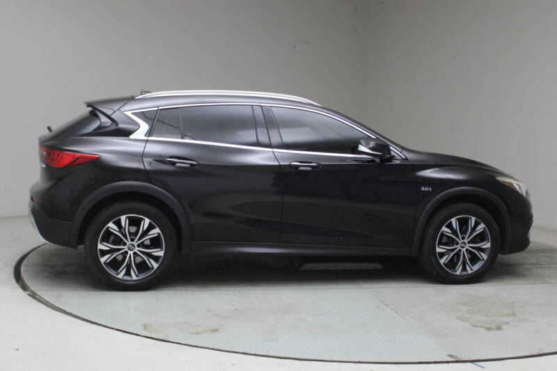 2017 Infiniti QX30 Premium