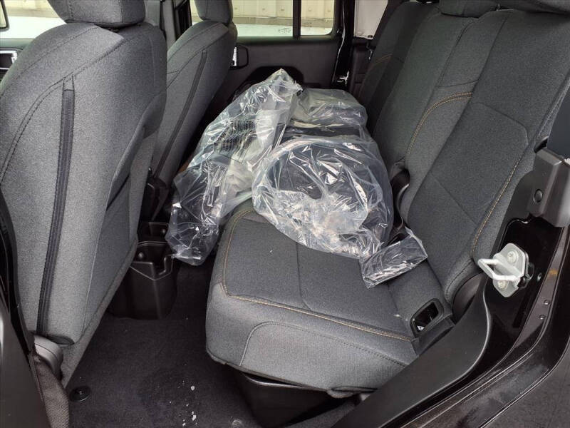 2025 Jeep Gladiator Sport S