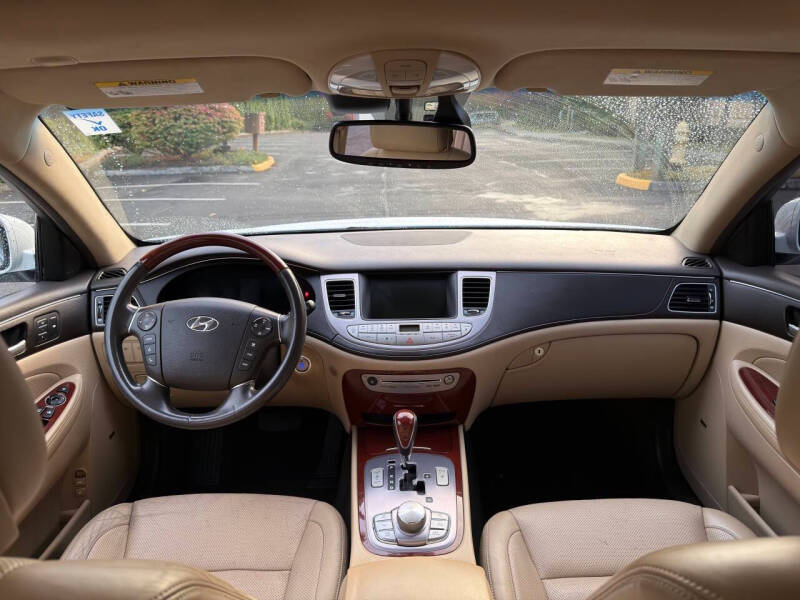 2012 Hyundai Genesis 4.6L V8