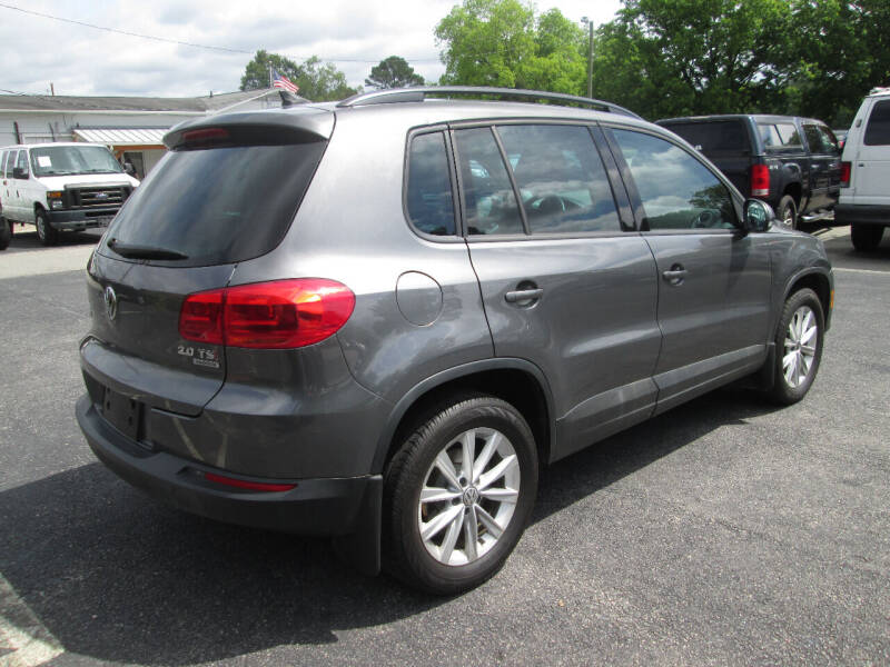 2015 Volkswagen Tiguan SE photo 5