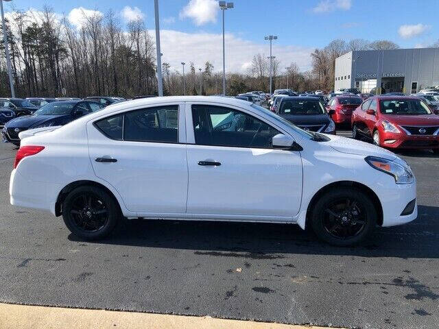 2019 Nissan Versa S Plus