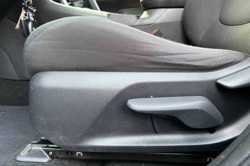 2019 Toyota RAV4 Hybrid LE