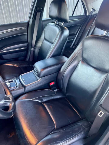 2017 Chrysler 300 Limited