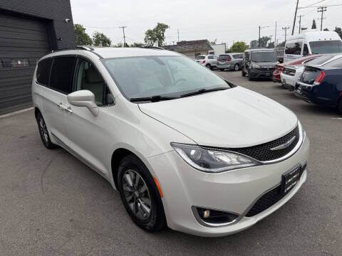 2019 Chrysler Pacifica Touring L Plus