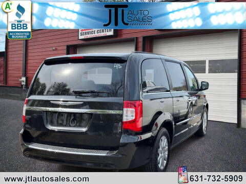 2015 Chrysler Town and Country Touring