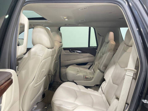 2016 Cadillac Escalade Luxury Collection