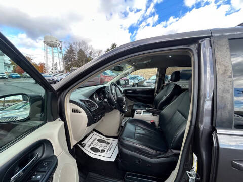 2015 Chrysler Town and Country Touring