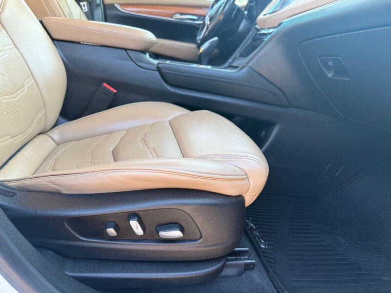 2018 Cadillac XT5 Platinum