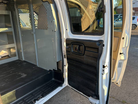 2017 GMC Savana 2500