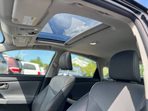 2014 Toyota Prius Five