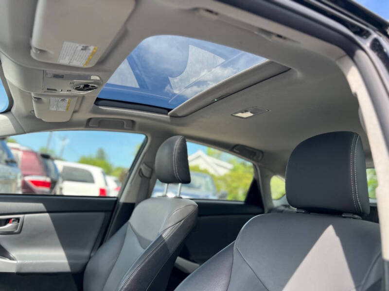 2014 Toyota Prius Five