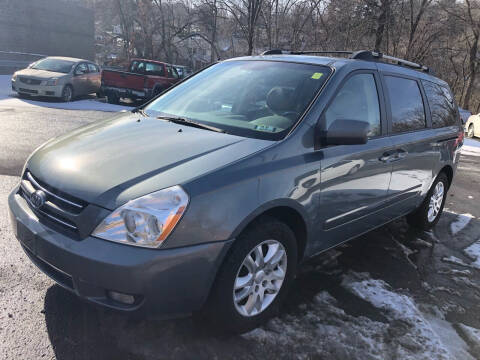 2007 Kia Sedona for sale at SARRACINO AUTO SALES INC in Burgettstown PA