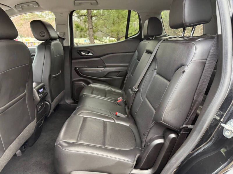2023 GMC Acadia SLT