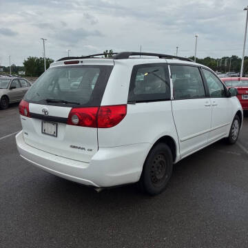 2008 Toyota Sienna CE 7-Passenger