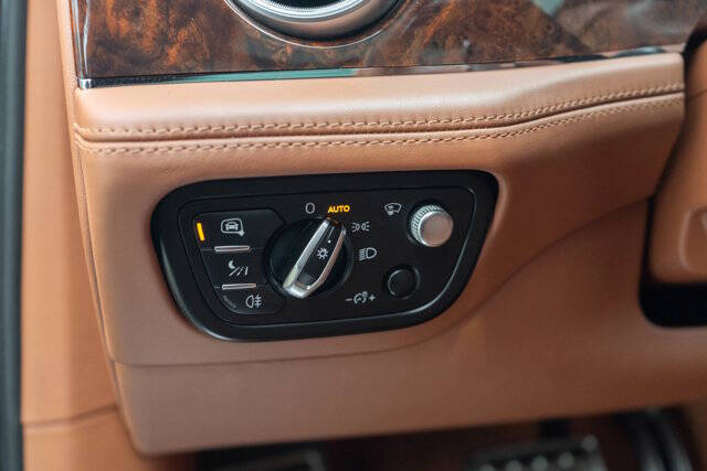 2017 Bentley Bentayga 16