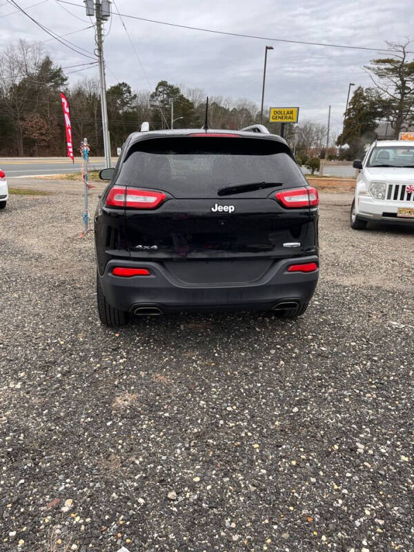 2017 Jeep Cherokee Latitude photo 5