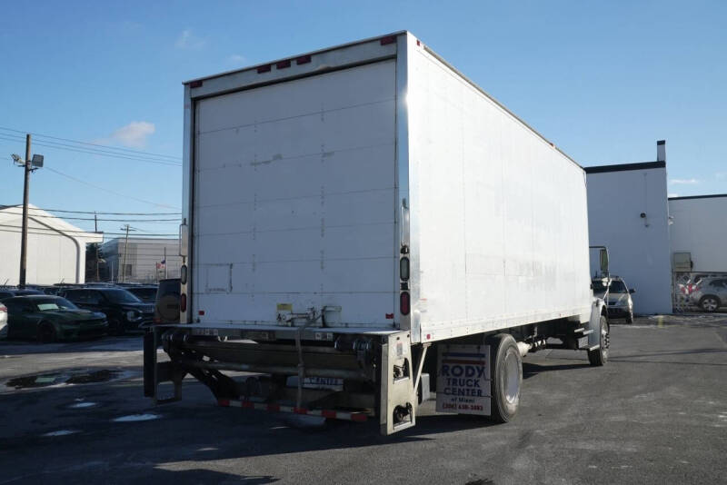 2015 Freightliner M2 106