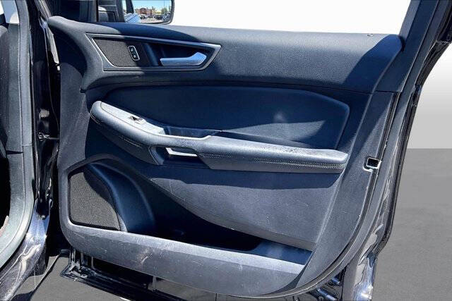 2020 Ford Edge SE