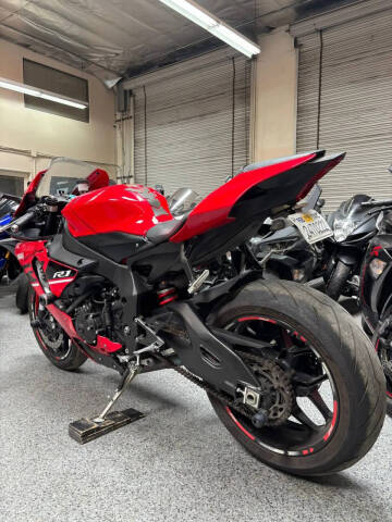 2019 Yamaha YZF-R1