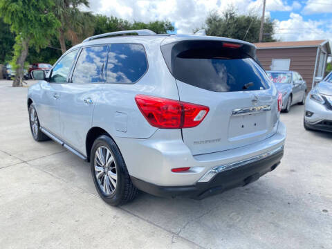 2020 Nissan Pathfinder SL