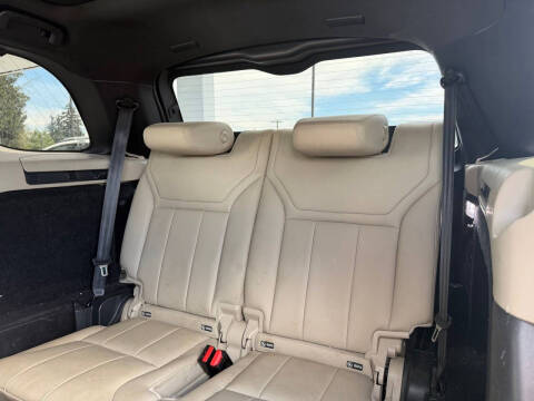 2017 Land Rover Discovery SE