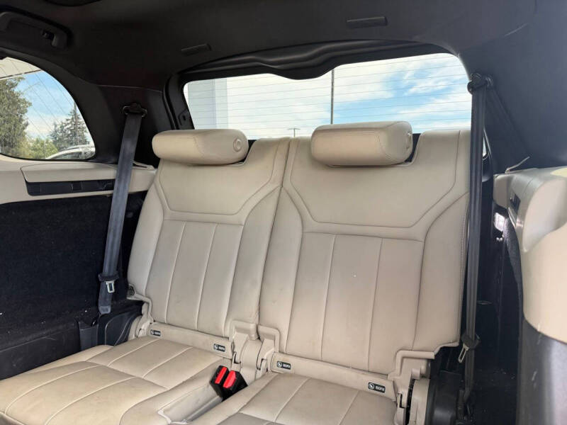 2017 Land Rover Discovery SE