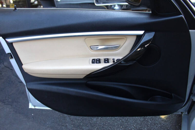 2017 BMW 3 Series 330i