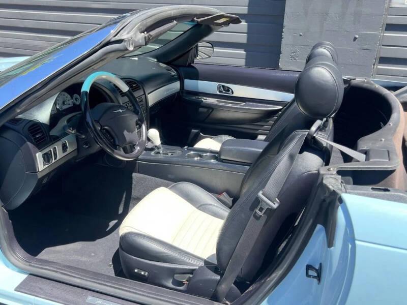 2003 Ford Thunderbird