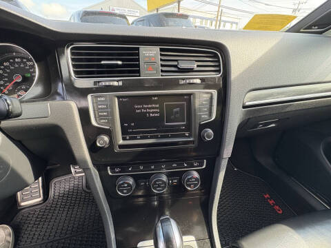 2016 Volkswagen Golf GTI SE