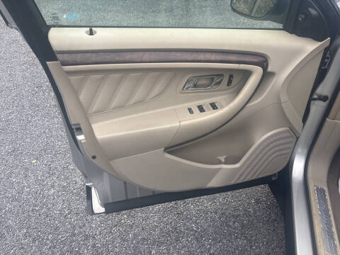 2010 Ford Taurus Limited