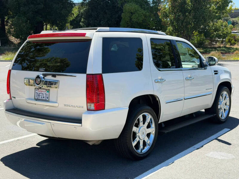 2011 Cadillac Escalade Premium