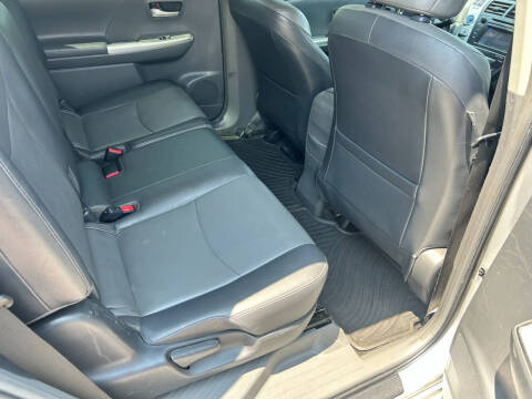 2013 Toyota Prius v Five