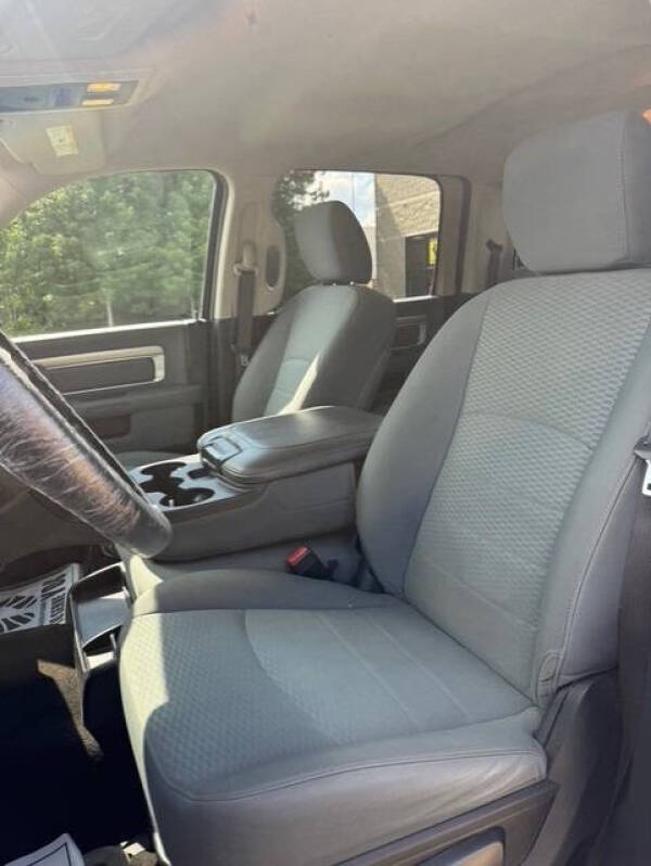 2017 RAM 1500 SLT