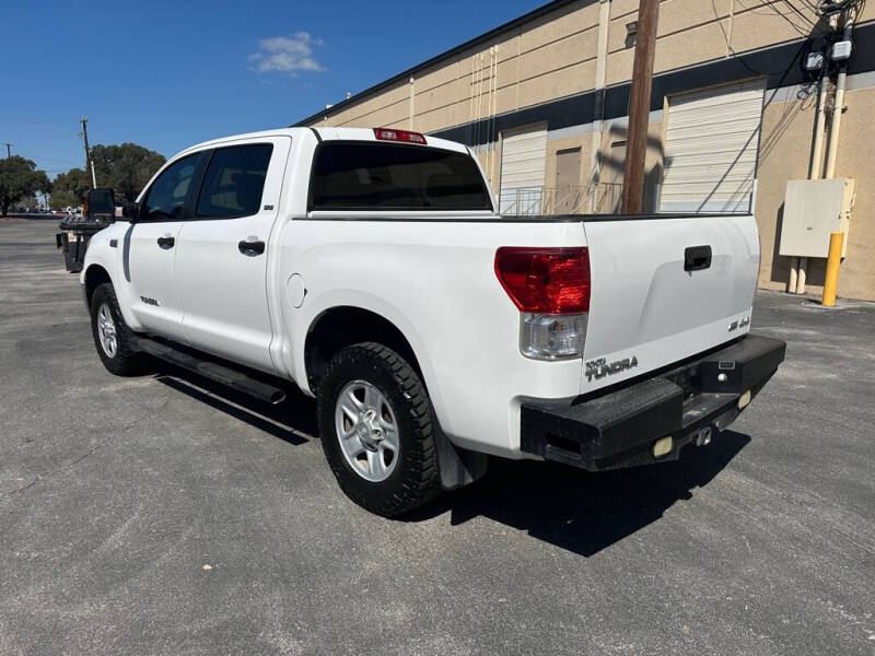 2011 Toyota Tundra Grade