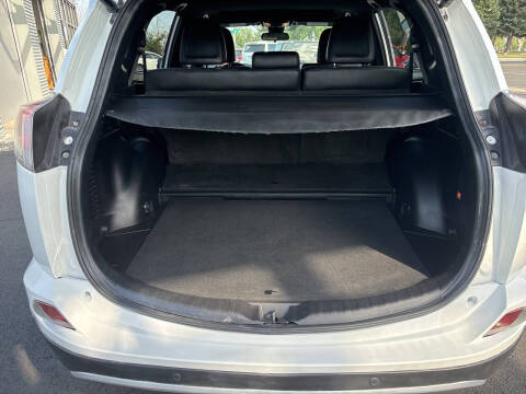 2017 Toyota RAV4 Hybrid SE