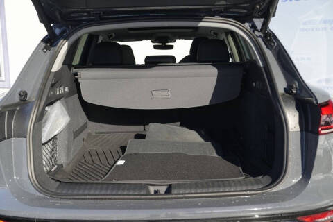 2025 Audi Q6 e-tron quattro Premium Plus