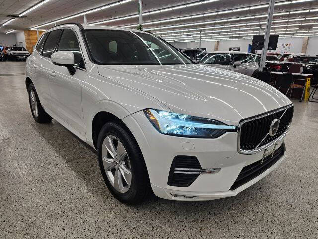 2022 Volvo XC60 B5 Momentum