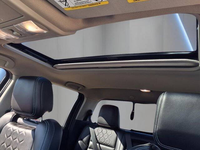 2024 Nissan Frontier SL