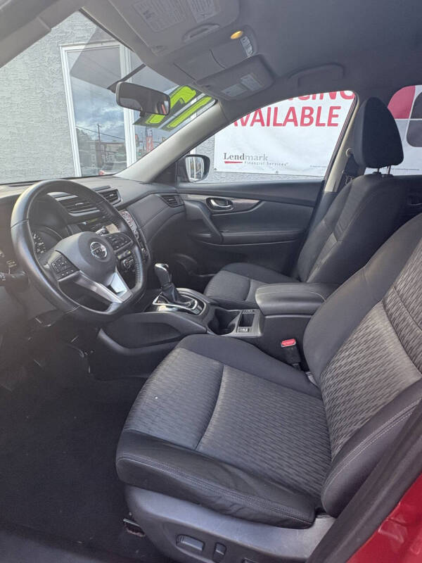 2017 Nissan Rogue SV