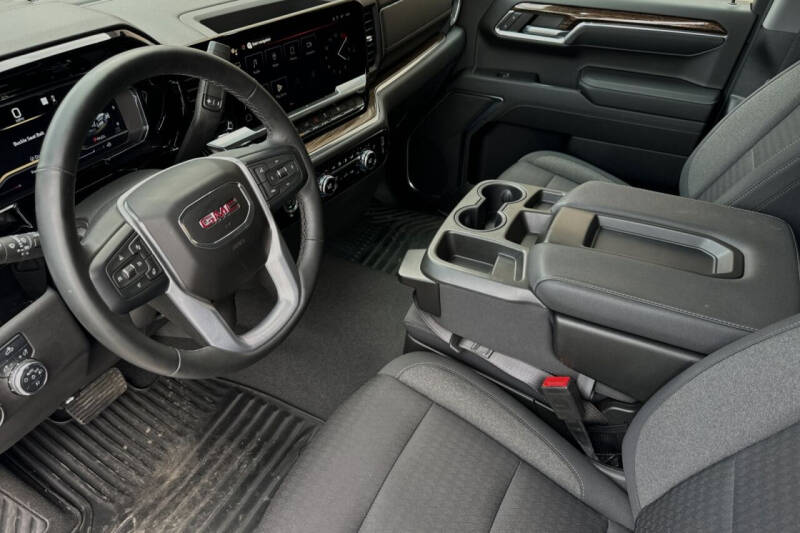 2023 GMC Sierra 1500 Elevation Standard